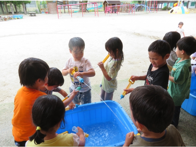 友だちと掛け合い！顔にはかけないように気をつけています！