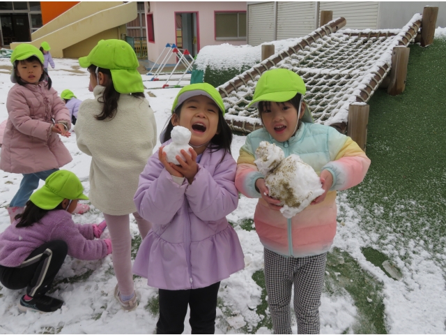 雪だるまで～き～た‼