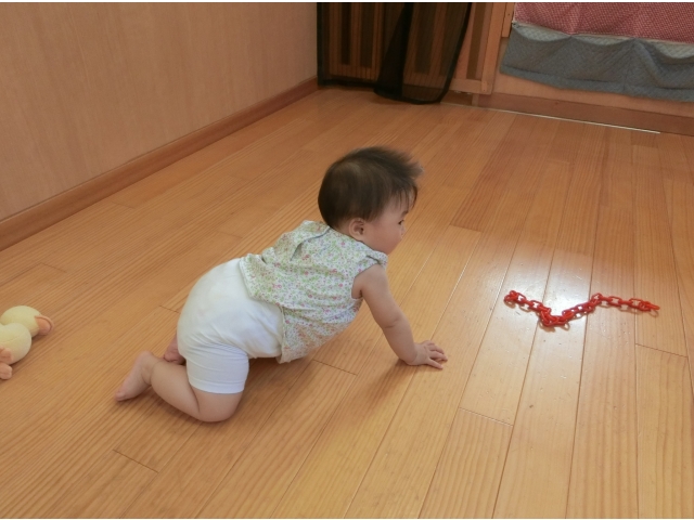 ハイハイするよ！