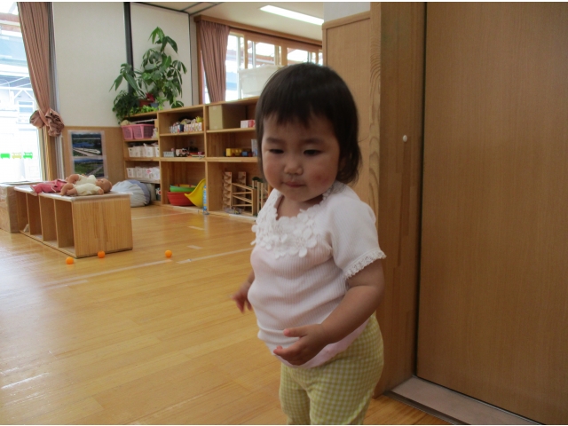 服の中に…