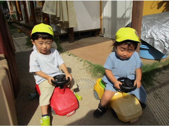 車に乗ってまーす！