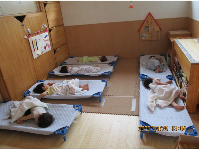 おひるね中