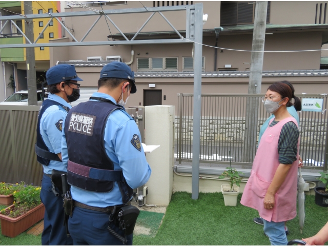聞き取り中