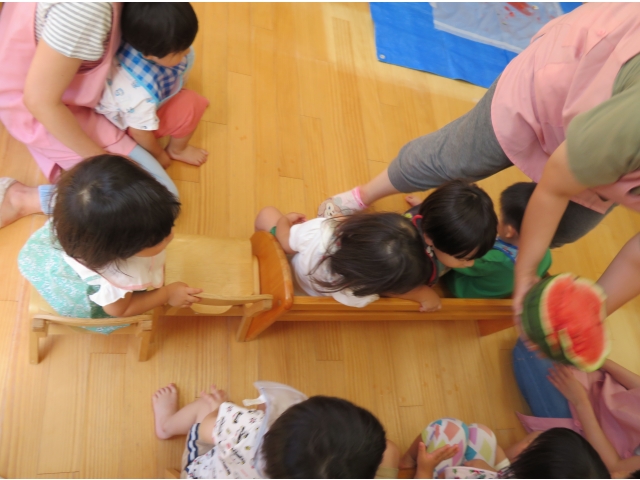 「すいかのにおいする？」「くんくん」
