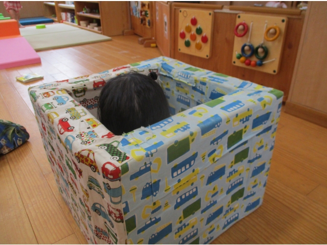 隠れてます