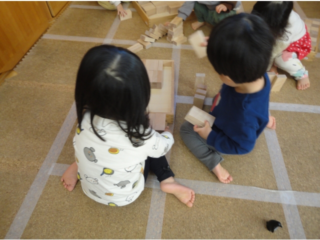 ２人で一緒に積んでいます