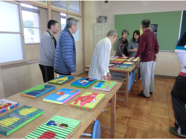 向きによって、見える絵が違うよ～！！