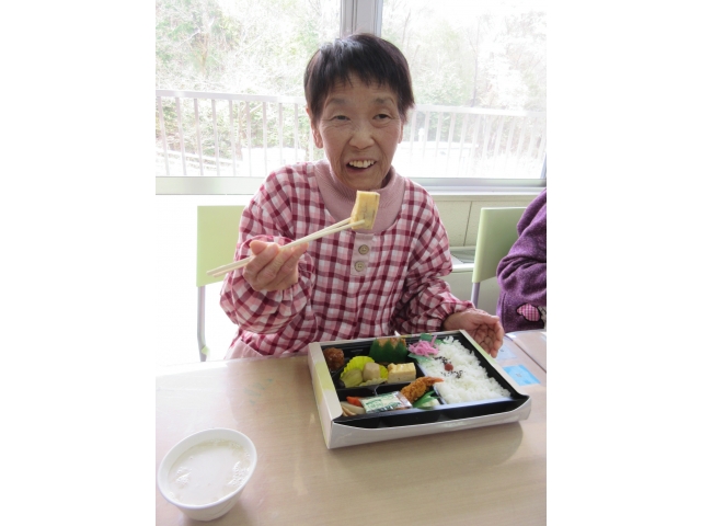 お昼ご飯はお弁当！美味しかった～！