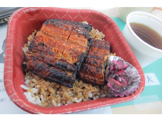 初登場！うな丼味噌汁付き