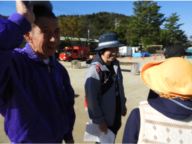 藤川小学校で、訓練の体験をします。