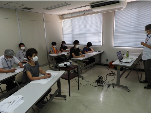 実際の事件等を例に講義をしていただきました。