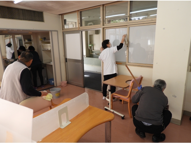 洗面所やドア付近も