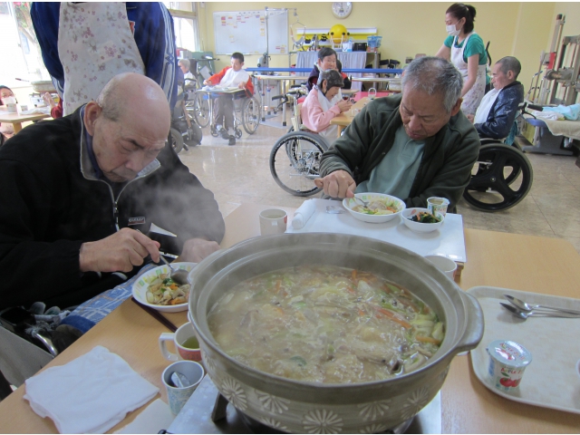 寒かった食堂が一気にホッカホッカに