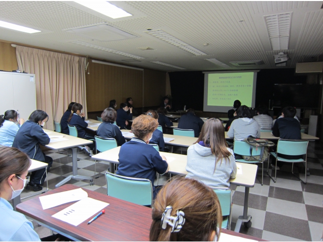 現場の職員25名が参加しました。