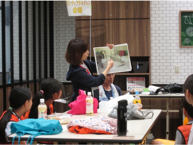 施設の説明中