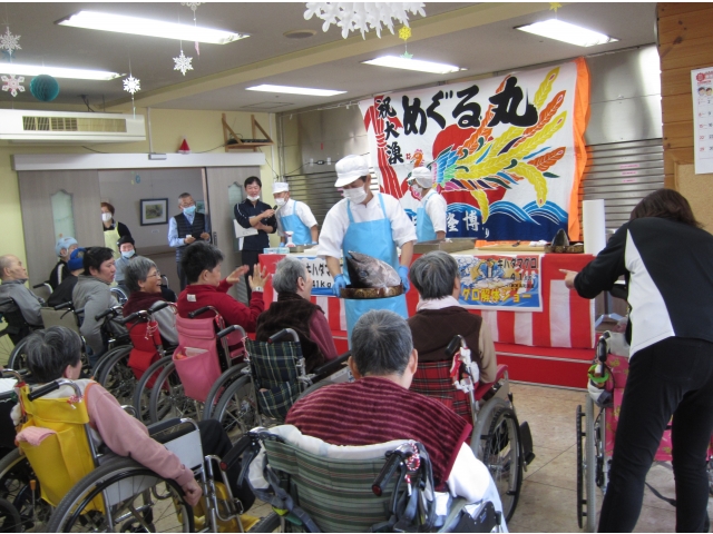 マグロの兜
ご覧あれ！
