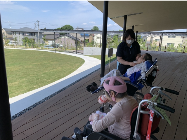 奇麗な景色を見ながら飲むジュースは　おいしい♪