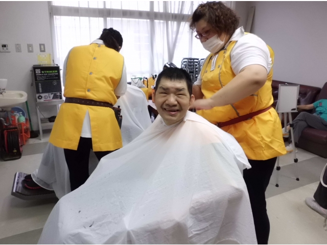 カット中