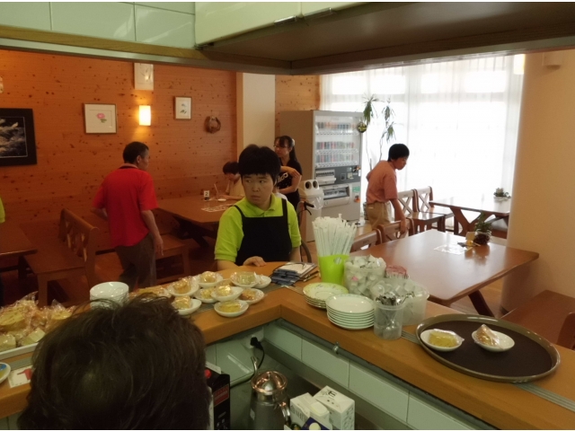 喫茶風景　お客さんたくさんくるかなぁ