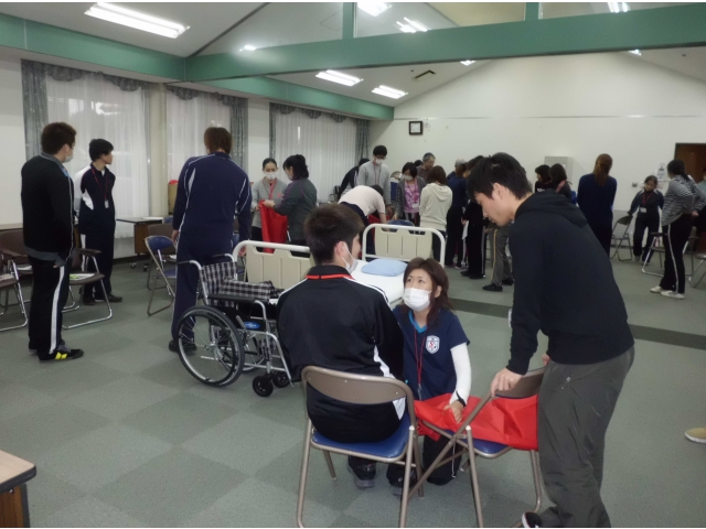 グループごとに分かれて実技を行いました