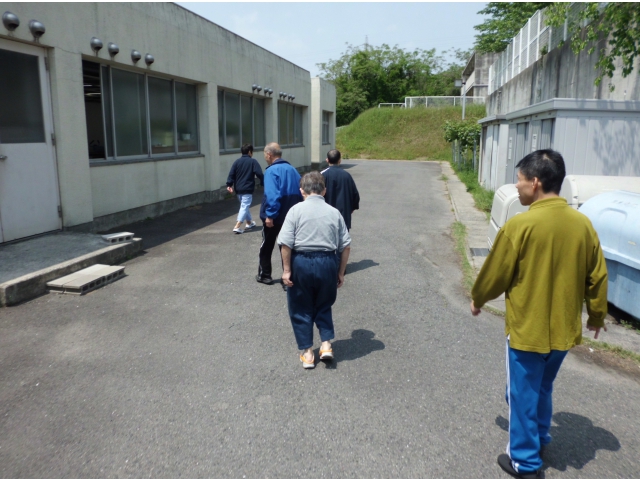 皆と仲良く歩いてまぁすε=(/*~▽)/ 