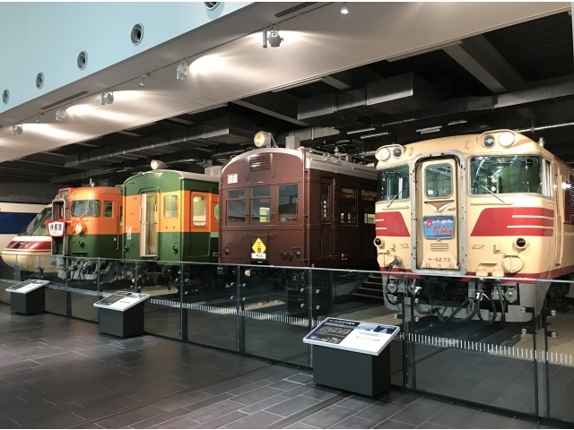 レトロな電車もいっぱいありました