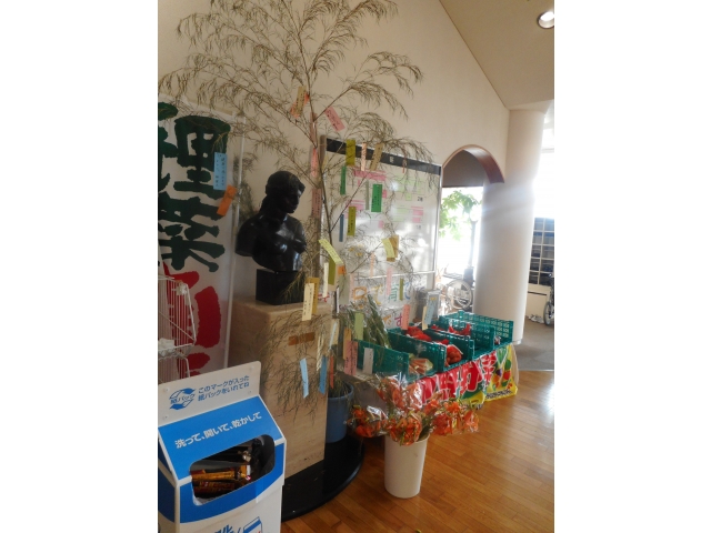 玄関にも飾りました。
