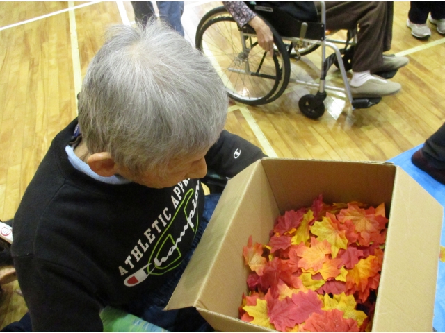 車椅子の方も箱の中から探してもらいました