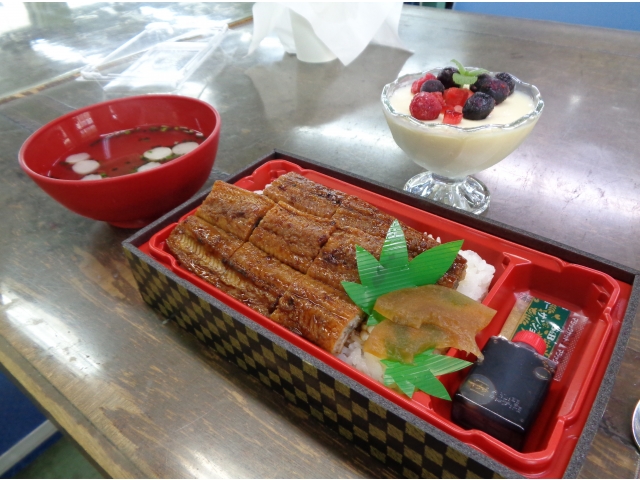 喫茶シエロの新商品「特製バニラババロア」も美味しそうです。