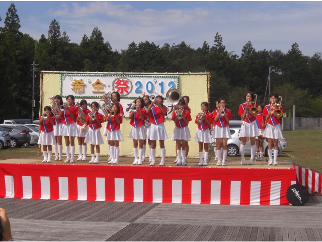 一宮南部小学校マ－チングバンドの生徒さん