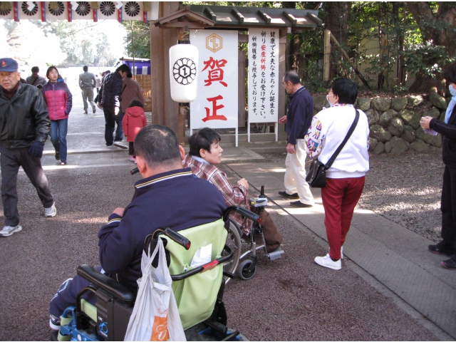 手を清めて拝殿へ