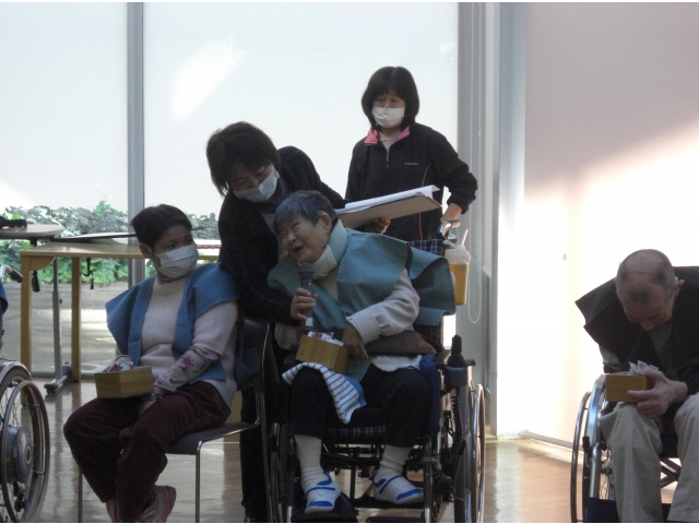 第1生活支援班を代表して、
あいさつをしているＩさん