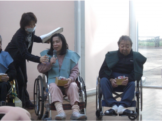 第2生活支援班を代表して、
しっかりとあいさつしているＳさん