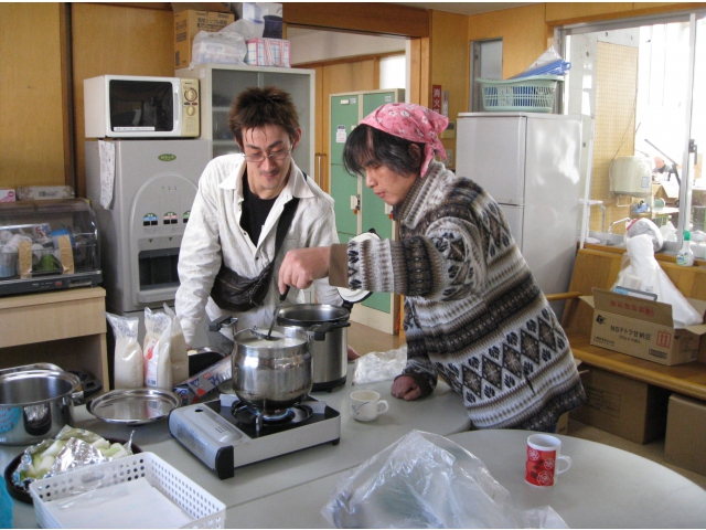 甘酒の準備も頑張っています