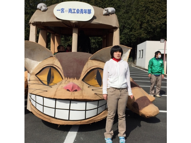 ドラバスの前で