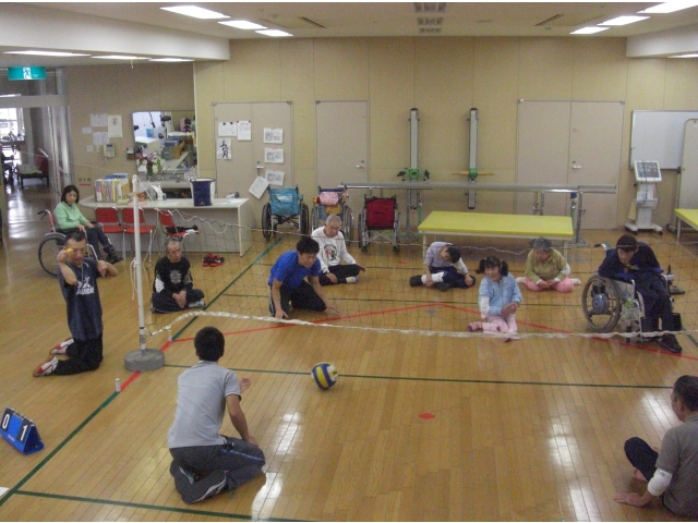 ゴロバレー大会に向けて練習中です。