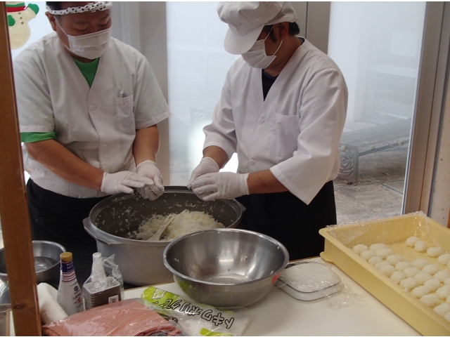 屋台で握り寿司を作ります