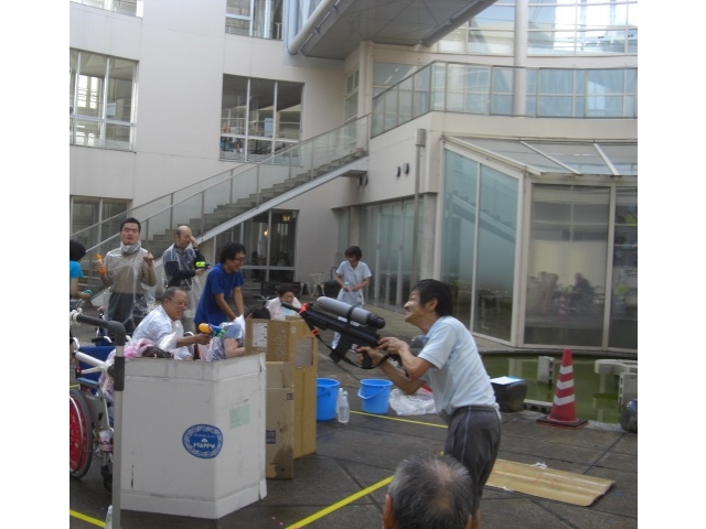 利用者様も職員の一緒になって
楽しみました。