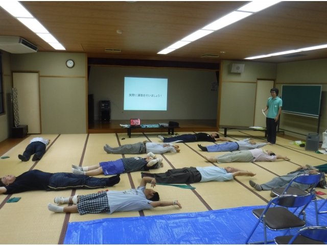 畳を利用して寝た状態で行いました