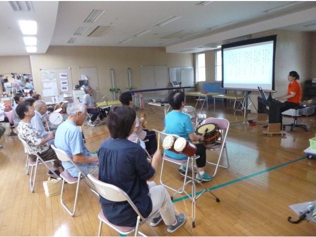 最後はそれぞれが選択した楽器を用いて自由演奏を行いました