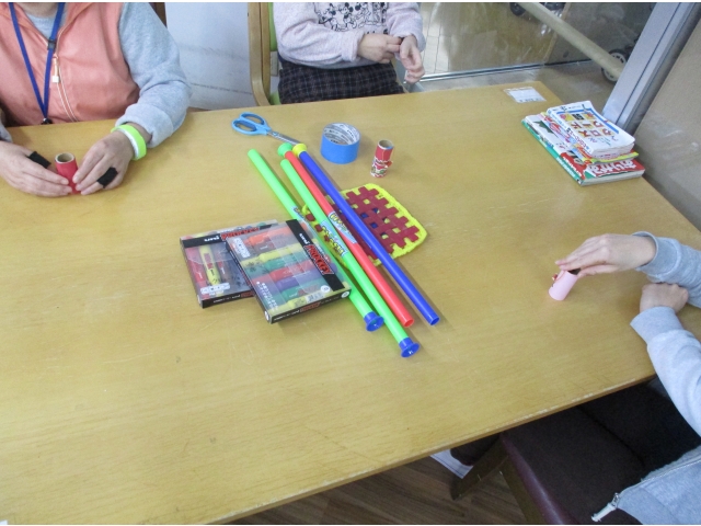 今日はロケット作りからスタート