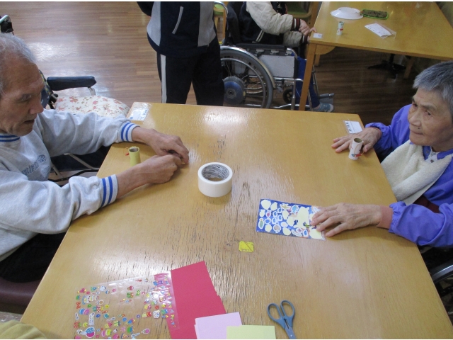 デコレーション中