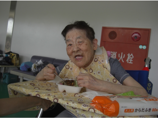 昼食の様子