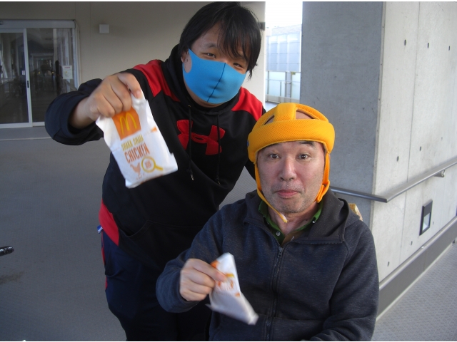 シャカシャカチキン、イェーイ♪
