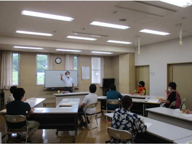 非役職者を対象に……