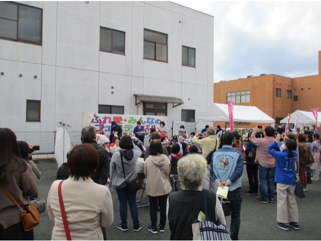 会場は大盛況です。