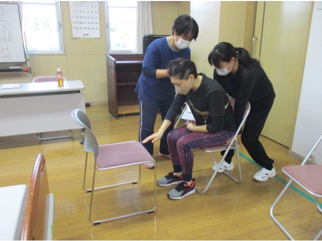 丁寧に……