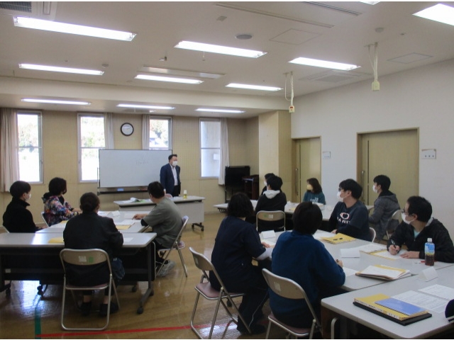 これまでの取り組みを振り返る非役職者たち