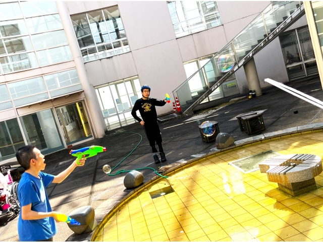 水鉄砲で狙い撃ち