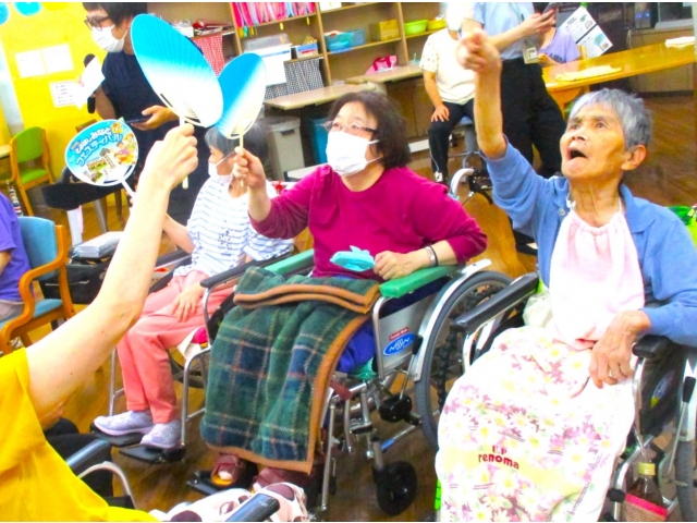 首や背筋も伸びています！